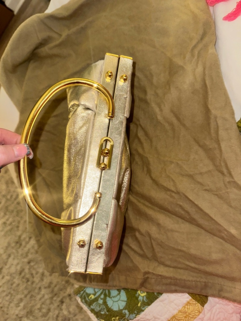 Miu Miu gold calfskin handbag with gold hardware - Picture 3 of 12